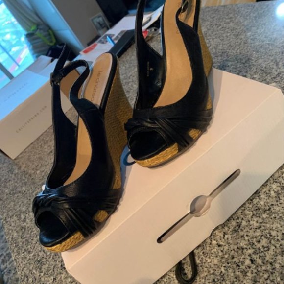 Le Chateau Sandal Wedges - Picture 2 of 3